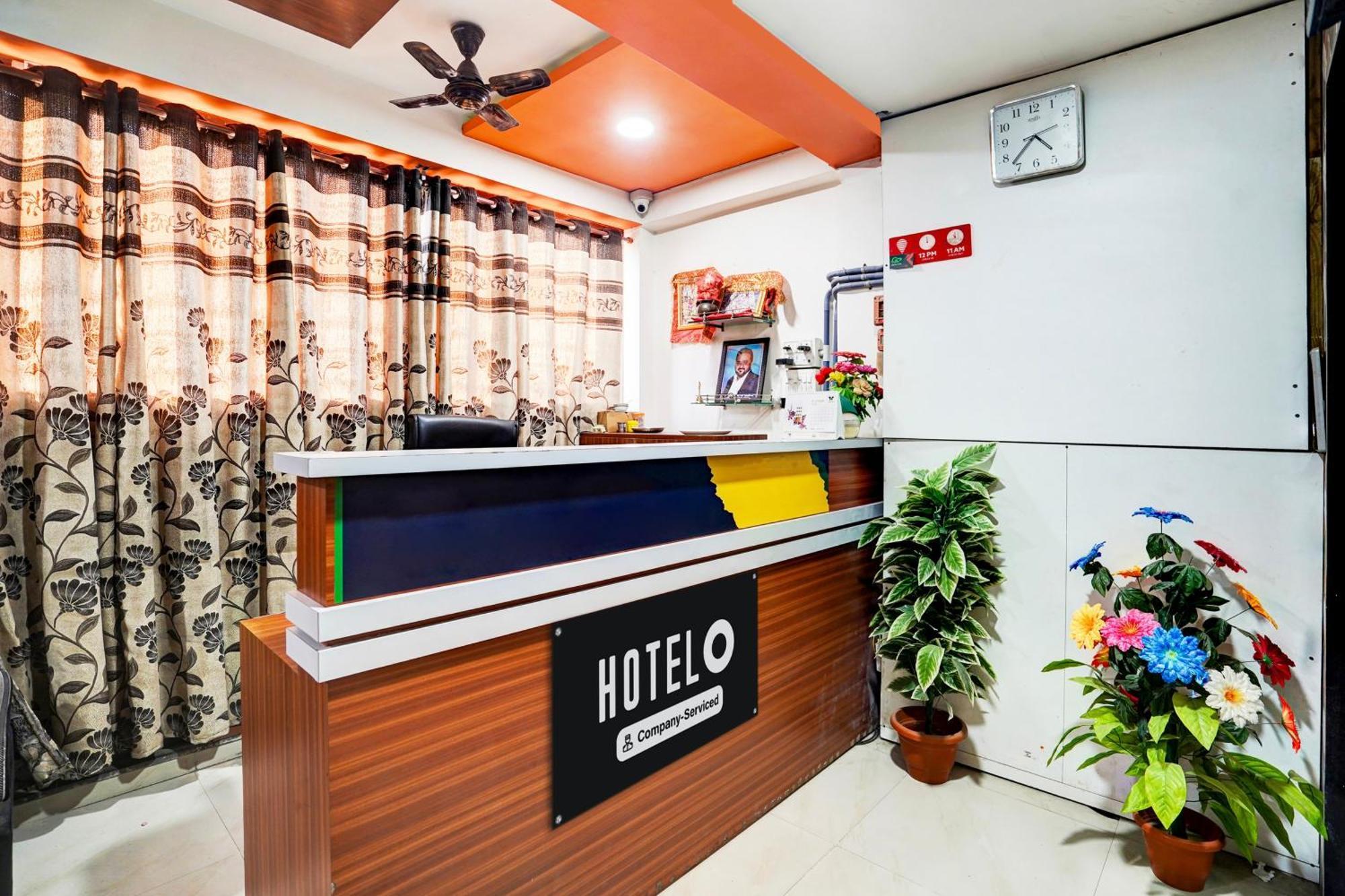 Super Hotel O Geeta Mandir Formerly Hotel Green Park อาเมดาบัด ภายนอก รูปภาพ