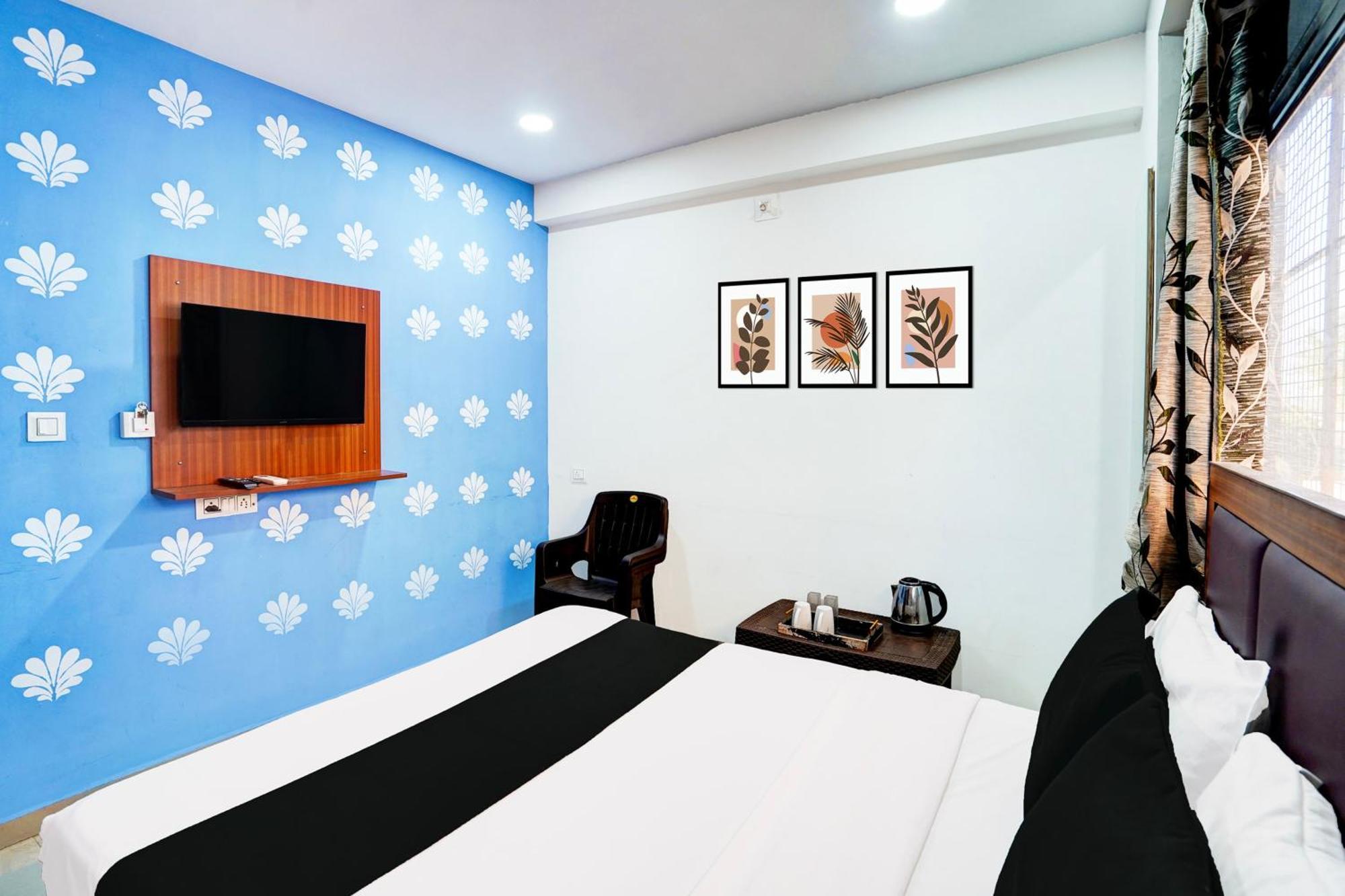 Super Hotel O Geeta Mandir Formerly Hotel Green Park อาเมดาบัด ภายนอก รูปภาพ